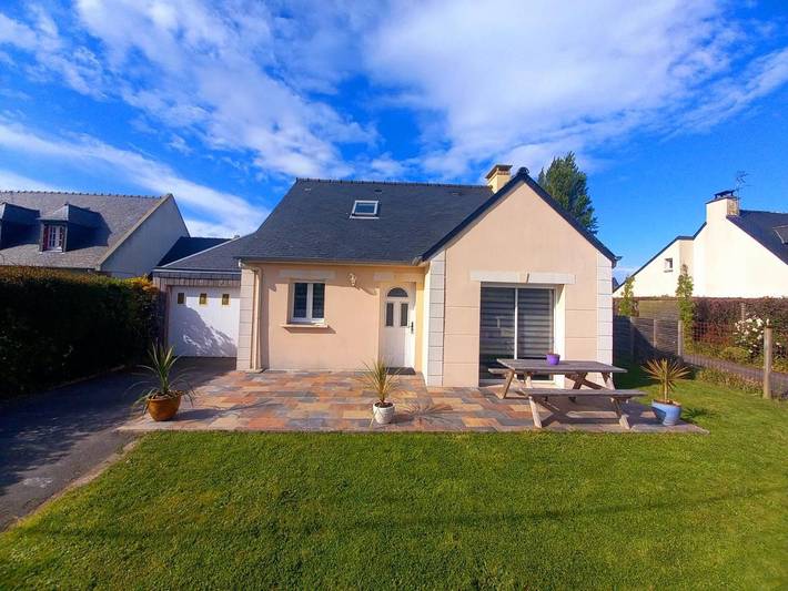 Ferienhaus für 6 Personen, mit Terrasse und Garten sowie Ausblick in Hirel