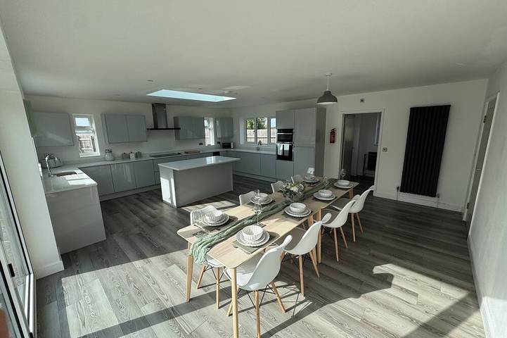 Holiday home for 8 people, with garden in Weston-Super-Mare
