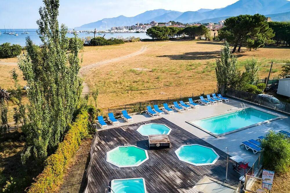 Mobil-home | Comfort | 2 Ch. | 4 pers. | Terrasse surélevée | A/C in Saint-Florent, Région de Calvi