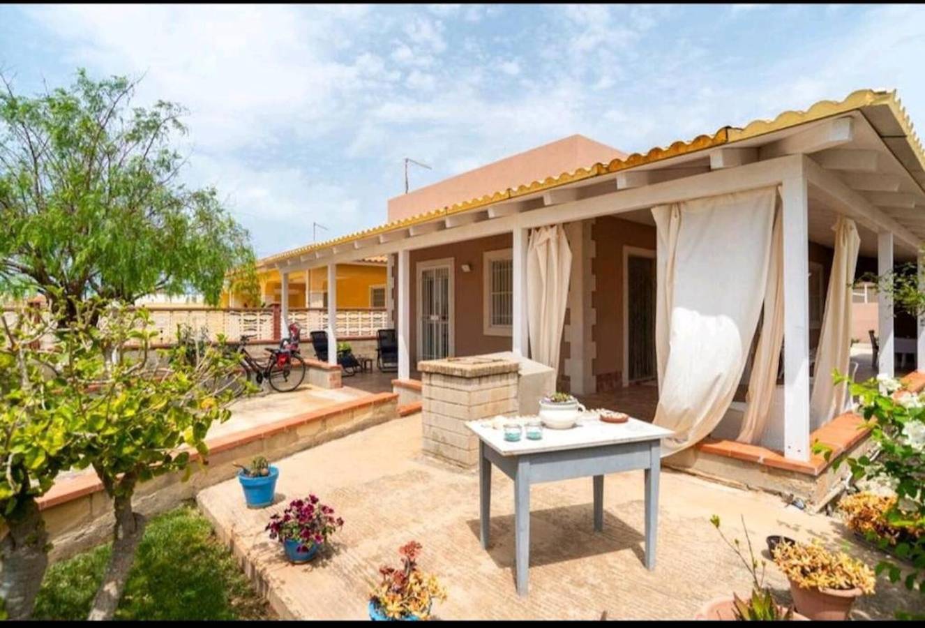 Casa Vacanze 'Casa Gioia' con Vista Mare, Giardino, Terrazza & Wi-Fi in Santa Maria del Focallo, Ispica