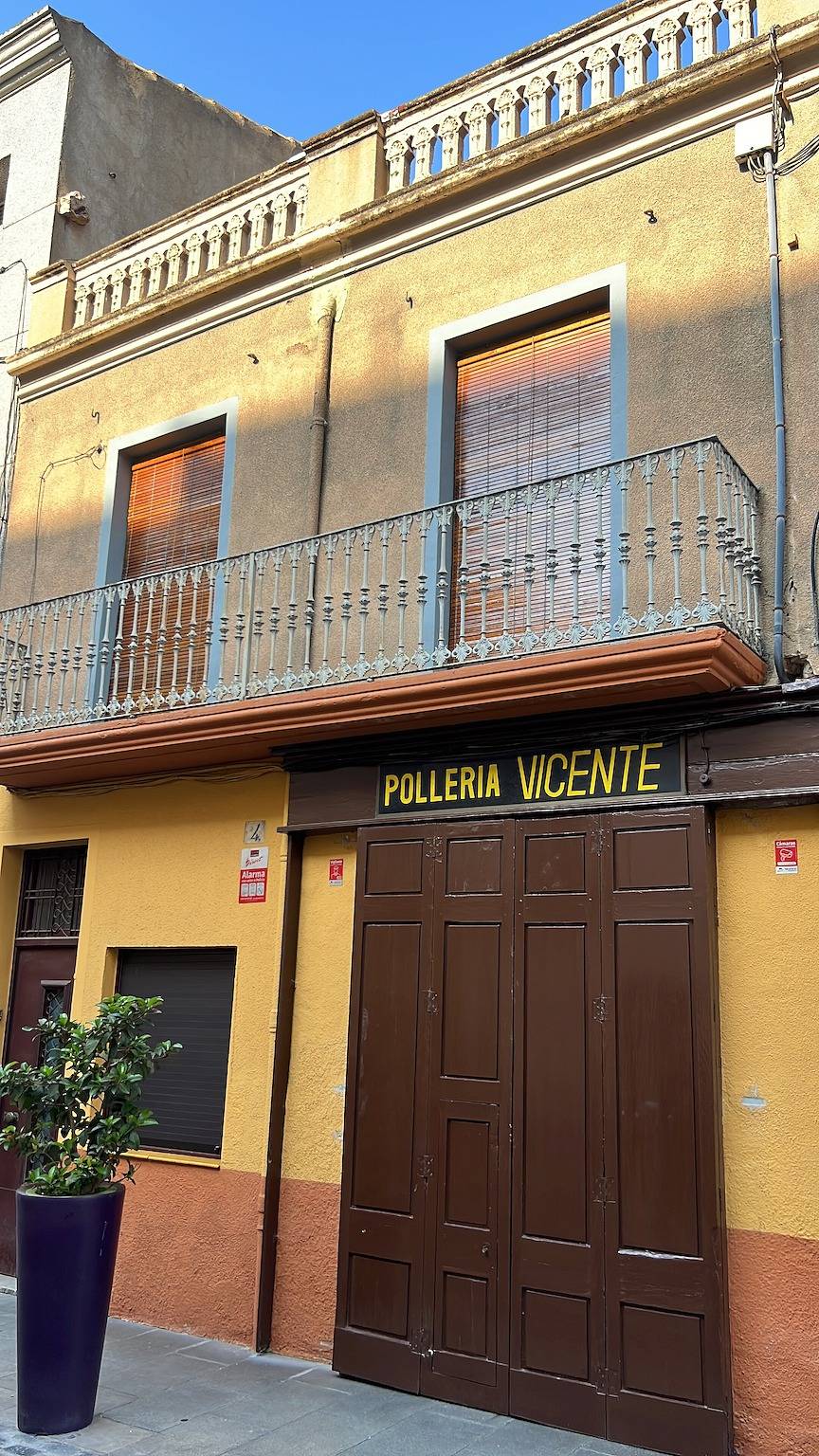 Apartamento entero, La Divina: Piso con Balcón en el Centro de Figueres in Figueras, Alt Empordà