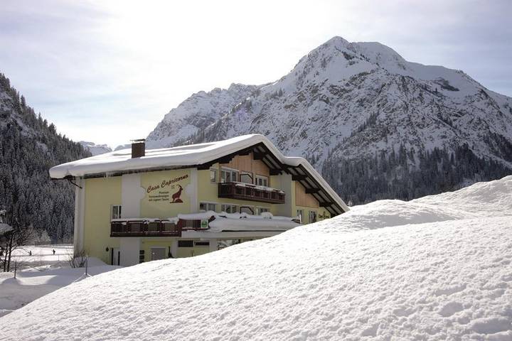 Ferienwohnung für 4 Personen, mit Balkon und Terrasse sowie Garten und Sauna