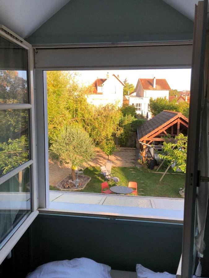 Double Room with Private Bathroom in Auxerre, Région d'Auxerre