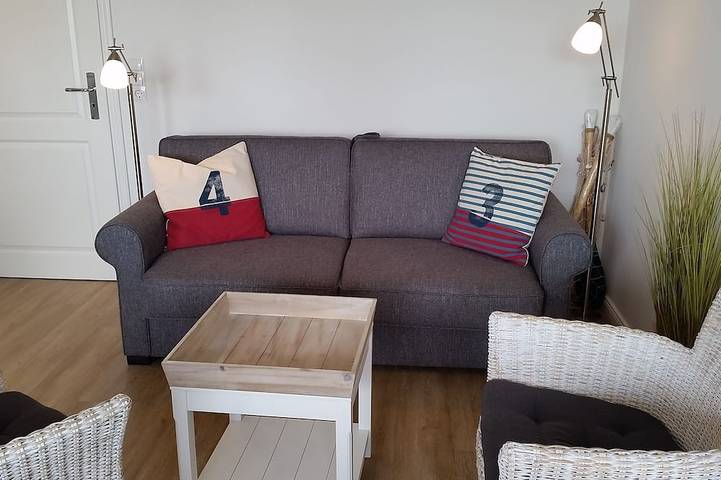 Ganze Wohnung, Meerblick, frisch Renoviert, Sonnen-Balkon, direkt am Meer und Stadtnah, WLAN in Raucherstrand, Wyk auf Föhr