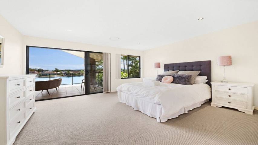 Holiday home for 8 people, with balcony and hot tub in Central Coast (NSW)