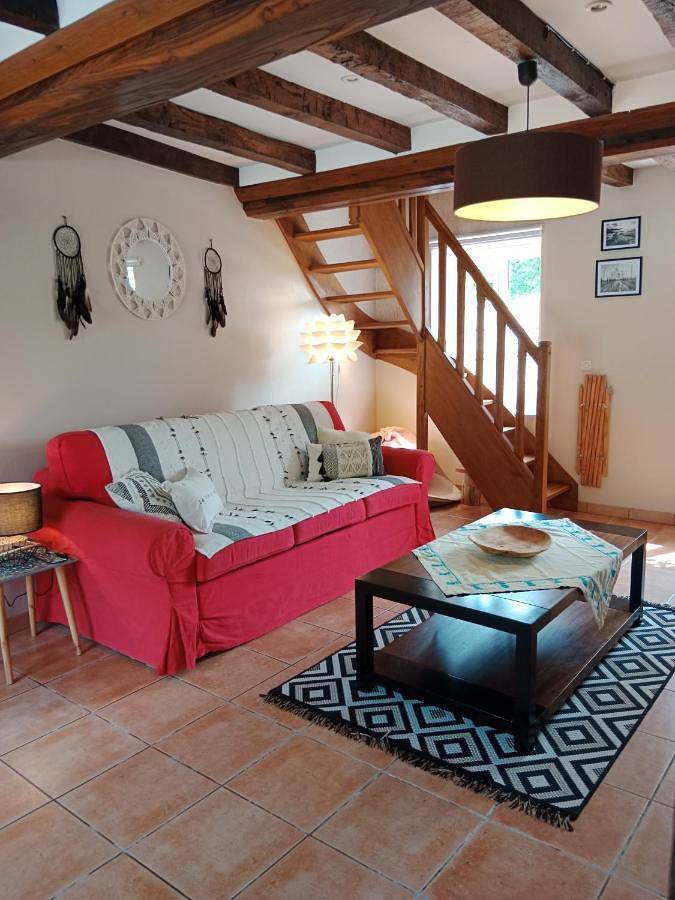 Gîte pour 5 personnes, avec vue et jardin à Cormolain