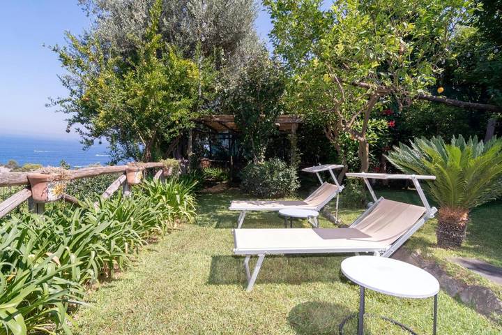 Casa vacanza per 5 persone, con giardino e panorama, con animali domestici a Marciano