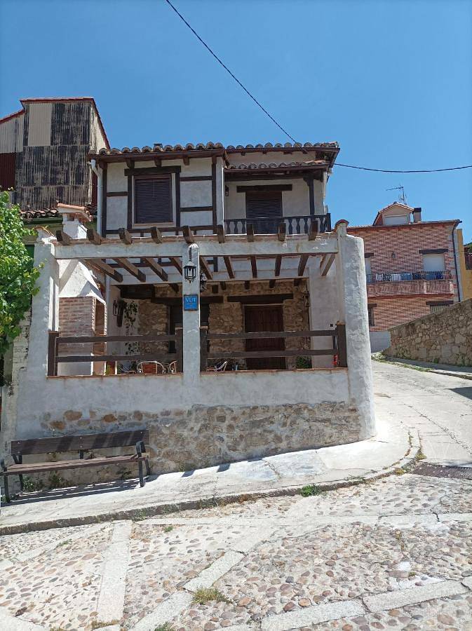 Apartamento para 7 personas, con Balcón además de Terraza y Vistas en Arenas de San Pedro