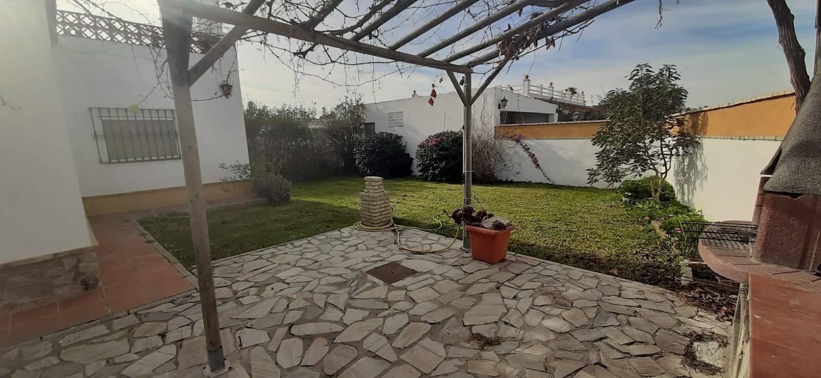 Holiday Home 'La Parra' with Shared Pool and Private Terrace in Playa El Palmar, Vejer de la Frontera