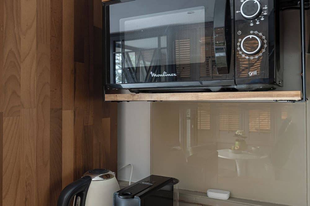 Apartamento entero, Impresionante estudio con patio privado en una encantadora calle cerrada in Neuilly-sur-Seine, Altos del Sena