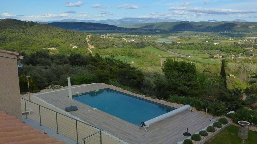 Location de vacances pour 2 personnes, avec jardin ainsi que piscine et vue à Volx - 2