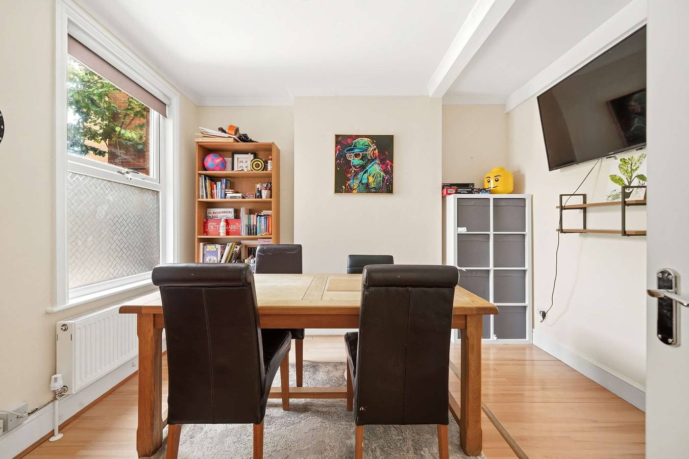 Peaceful 4-Bed Home in Aylesbury in Aylesbury, Buckinghamshire