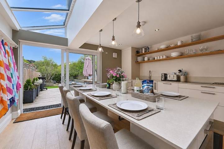 Holiday rental for 10 people, with hot tub and garden, with pets in Hythe