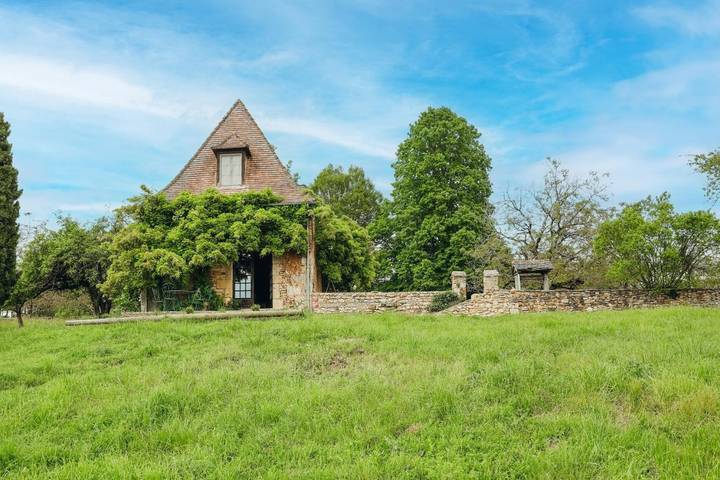 Location de vacances pour 7 personnes, avec jardin ainsi que piscine et jacuzzi, animaux acceptés à Journiac