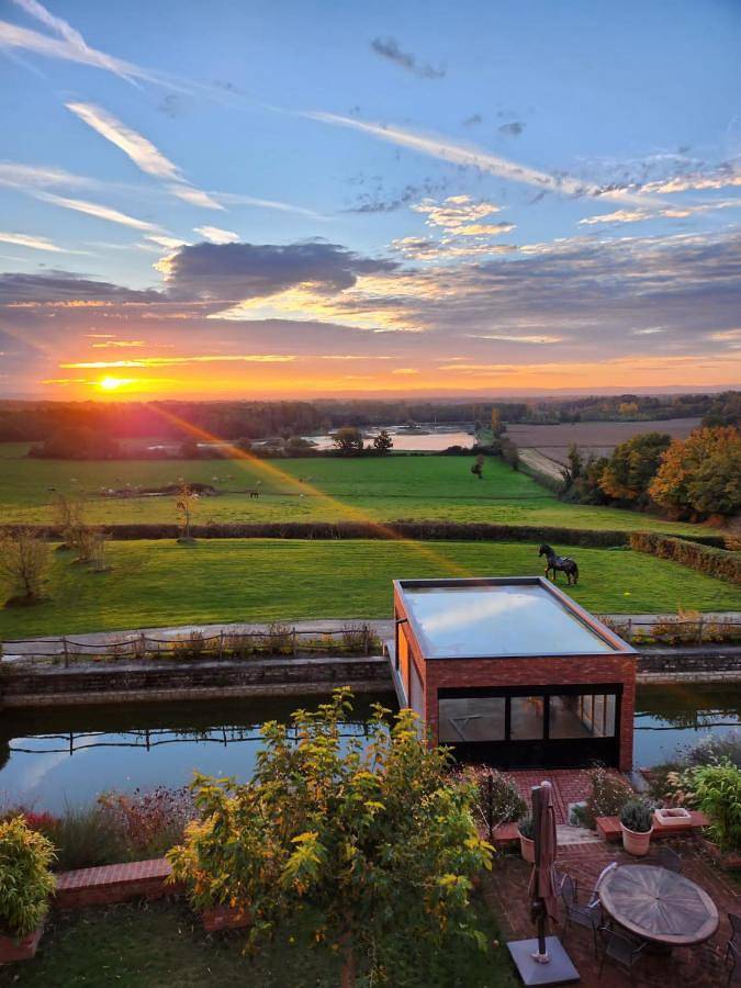 Location de vacances pour 12 personnes, avec jardin et piscine ainsi que vue sur le lac et vue, animaux acceptés à Saint-Germain-du-Bois - 2