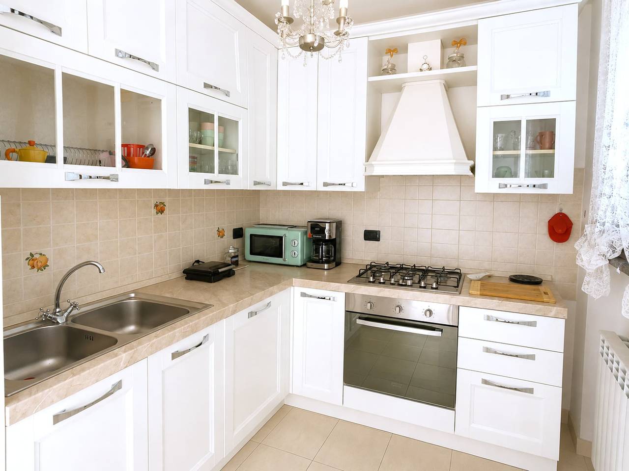 Atemberaubendes Apartment mit Pool und Seeblick in Brezzo, Brezzo di Bedero