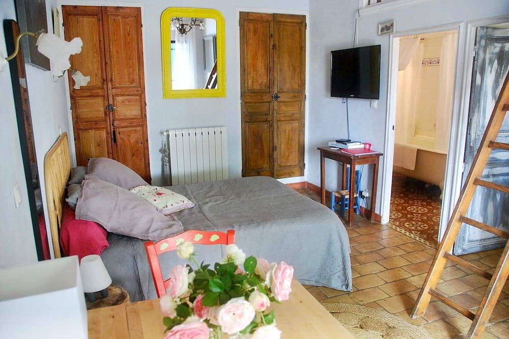 Schitterend mas boomhut, zwembad, zwembad, trampoline, tafelvoetbal in Salon-de-Provence, Aix-en-Provence en omgeving