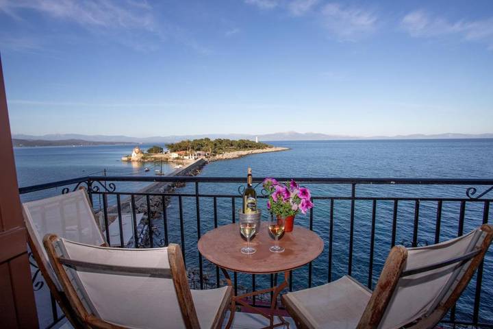 Ferienhaus für 5 Personen, mit Ausblick und Garten in Gythio