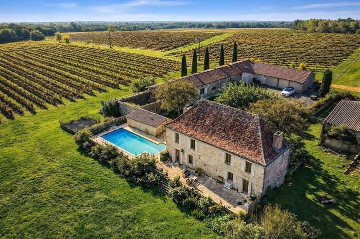 Location de vacances pour 8 personnes, avec terrasse, animaux acceptés à Pellegrue