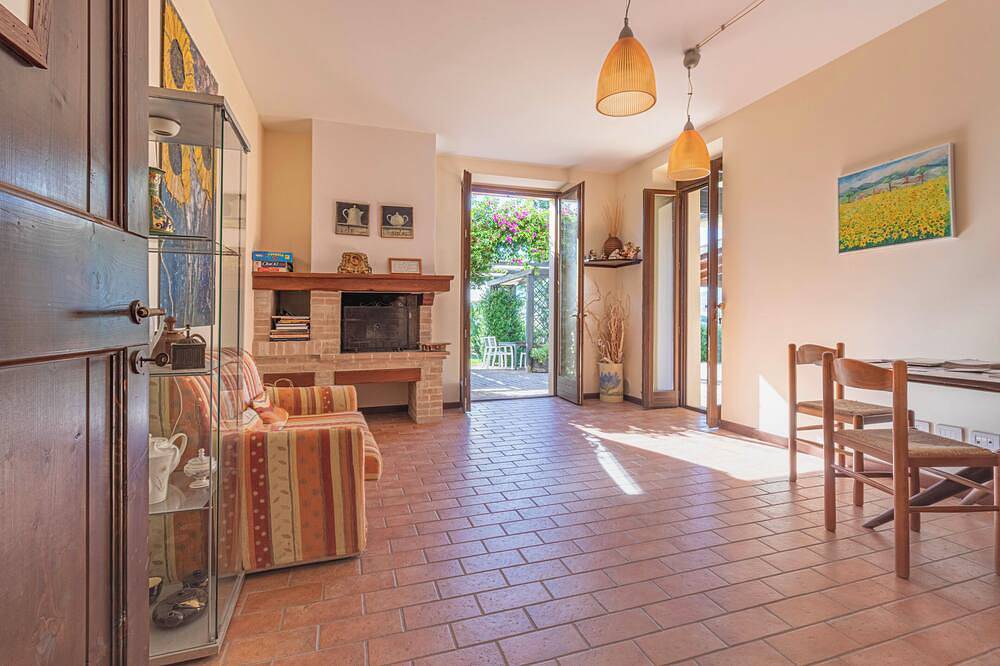 Relaxation in Country House with pool in Cingoli, Provincie Macerata