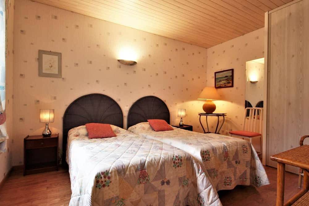 Cozy Green Retreat - 800m from Beaches, Close to Guérande & La Baule in La Turballe, Côte d'Amour