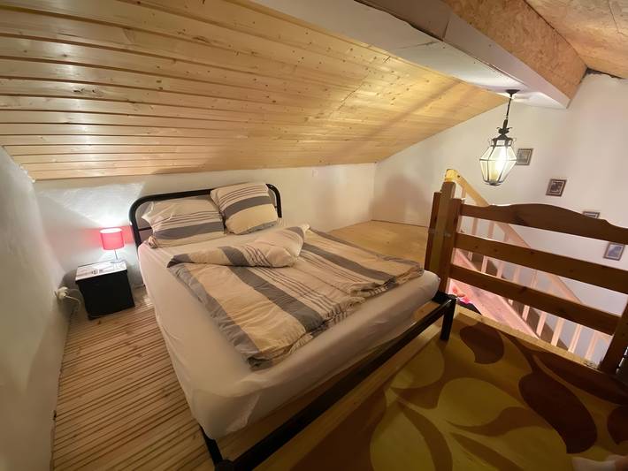 Appartement entier, Appartement « Maison Principale » : vue montagne, terrasse privée et Wi-Fi in Xertigny, Région d'Épinal