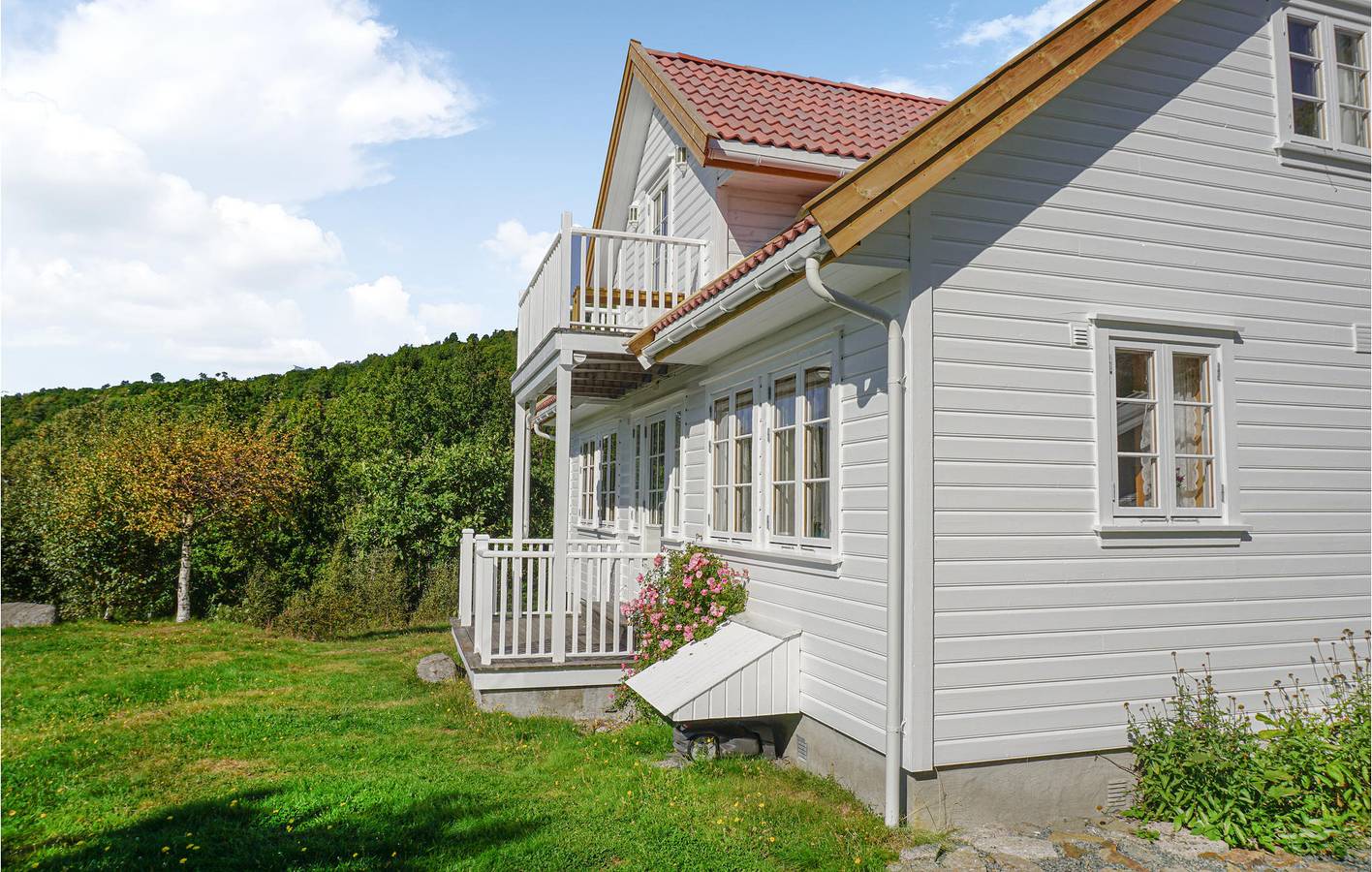 Ferienhaus für 8 Personen mit Garten in Farsund