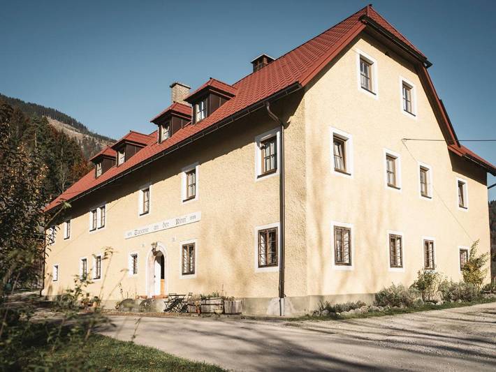 Ferienwohnung für 6 Personen, mit Terrasse und Garten sowie Ausblick in Landl