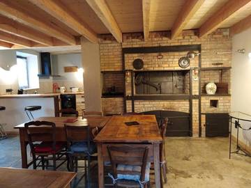 Gîte pour 9 personnes, avec terrasse, animaux acceptés à Manglieu