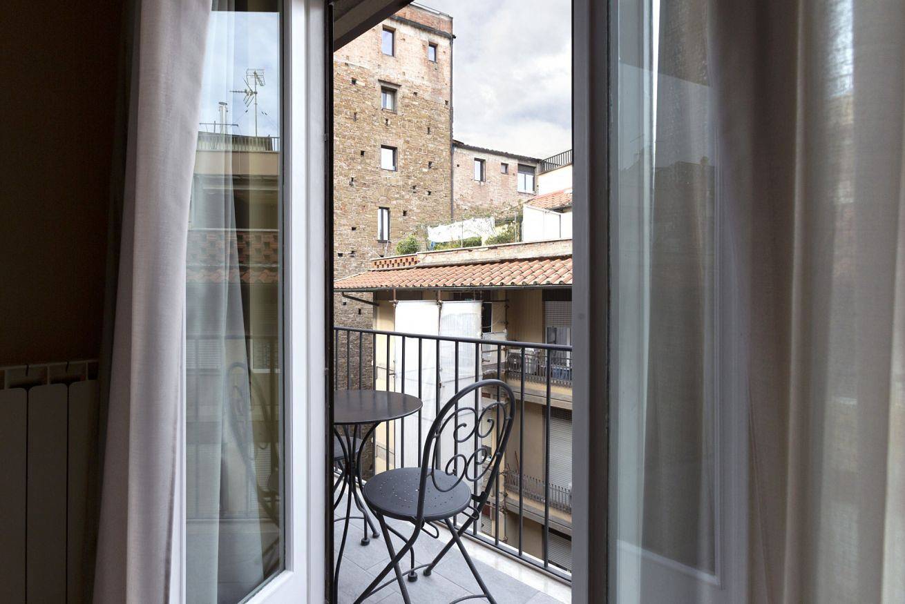 Entire apartment, Guesthost - Ponte Vecchio Elegant Dream in Florence city center, Florence