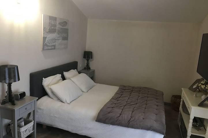 Location de vacances pour 6 personnes, avec jardin et balcon, animaux acceptés à Saint-Laurent-des-Arbres - 2