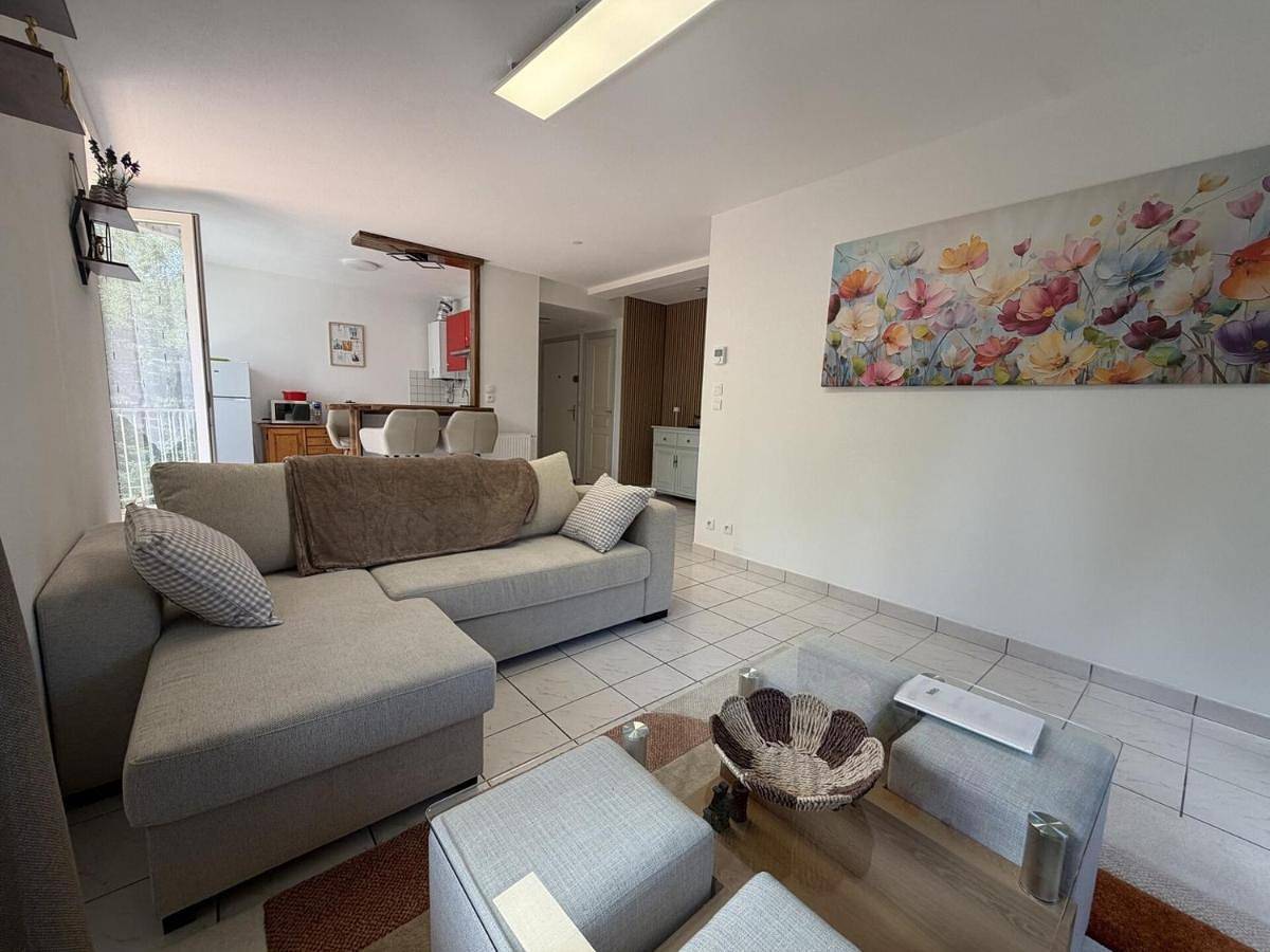 Appartement entier, The Reflection of the Dolaizon in Vals-près-le-Puy, Haute-Loire