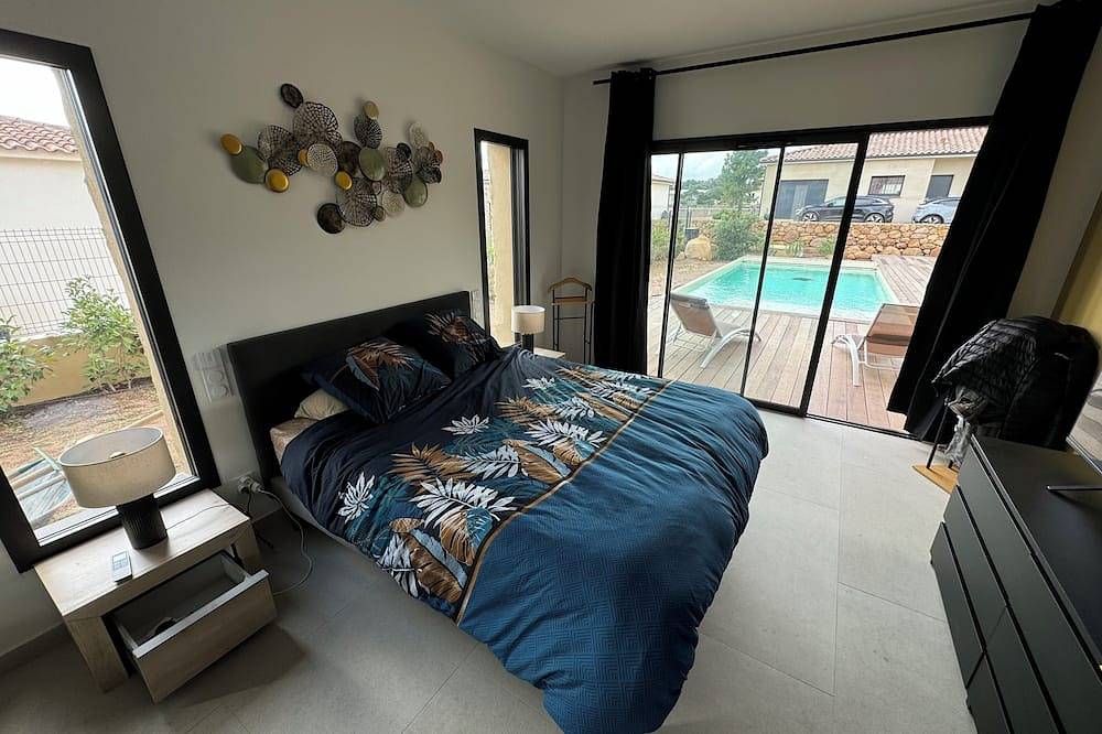 Villa Corse Recente 150m2  Piscine Plages Espace Loisirs in Lecci, Arrondissement de Sartène