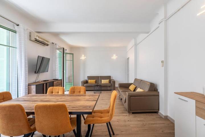 Lägenhet för 6 Personer, med balkong i Juan-les-Pins