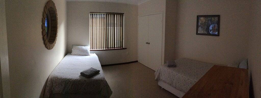 Waterfront Luxury Living in diesem gut ausgestatteten und wunderschön gepflegten Haus! in Mandurah, Western Australia