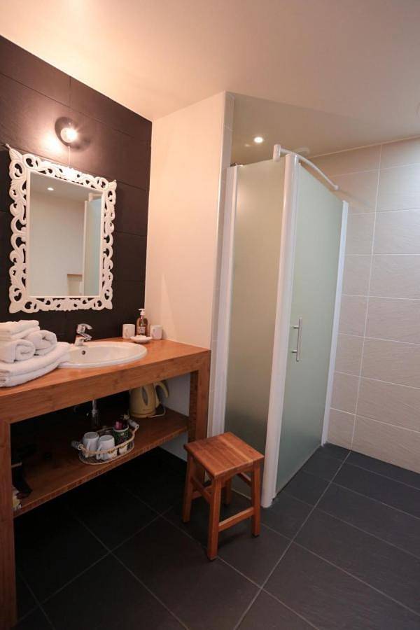 Maison d’hôte pour 2 personnes, avec jardin et piscine ainsi que sauna et vue à Baden (France) - 2