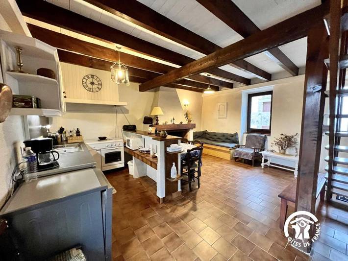 Gîte pour 5 personnes, avec jardin à Limousis