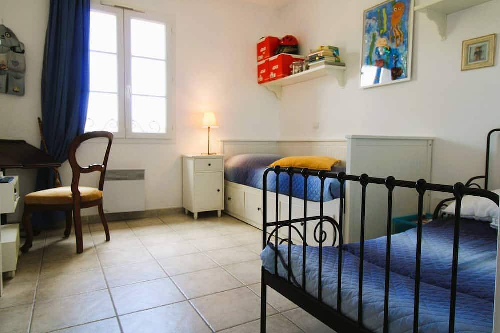 House for 4 people with air conditioning in a private domain with a pool located in Gassin in Gassin, Mediterranean Coast (France)
