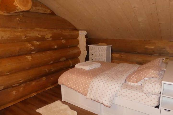 Gîte pour 10 personnes, avec jardin et sauna, animaux acceptés à Saint-Martin-de-la-Porte - 2