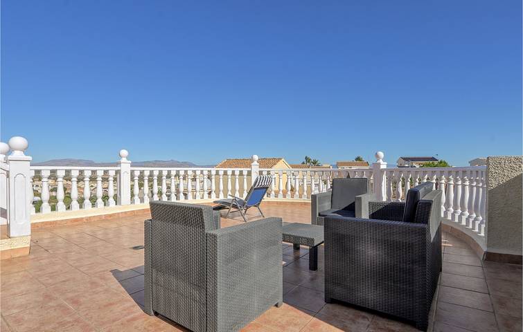 Location de vacances pour 6 personnes, avec piscine et terrasse à Gran Alacant - 4