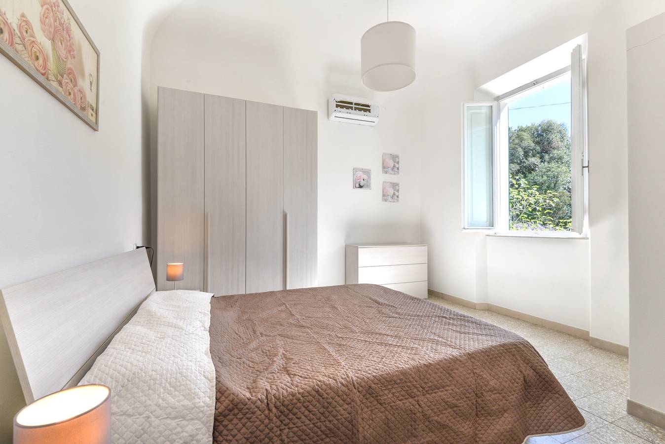 Entire apartment, Apartment 'Cesarina Trilo' with Private Garden, Wi-Fi and Air Conditioning in Campo nell'Elba, Elba