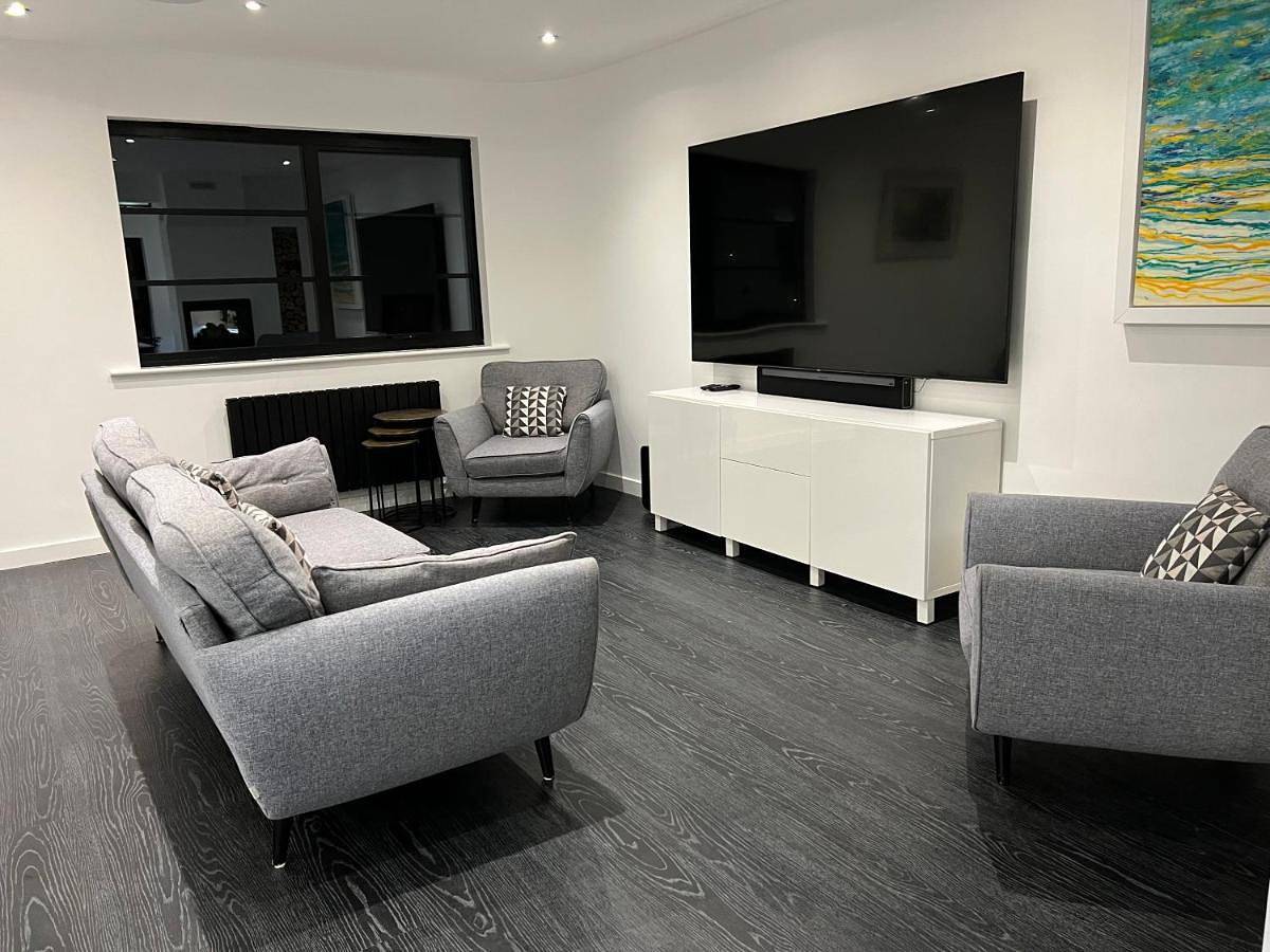 Six-Bedroom House in Truro, Cornwall
