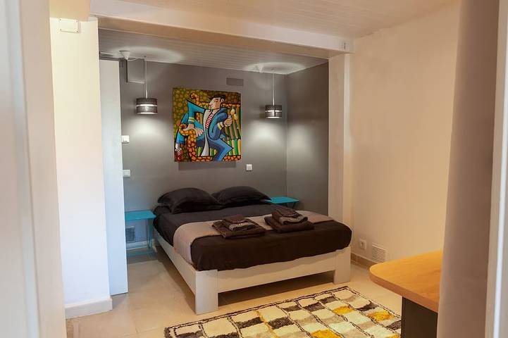 Gîte pour 4 personnes, avec terrasse et balcon/terrasse dans Île du Levant - 2