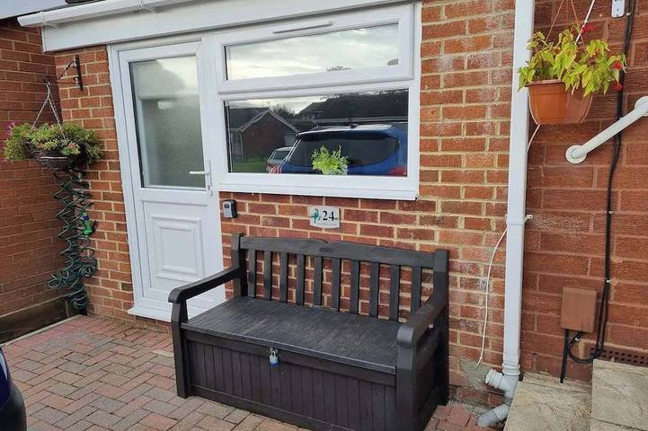 Apartment for 2 people, with garden, with pets in Sunderland