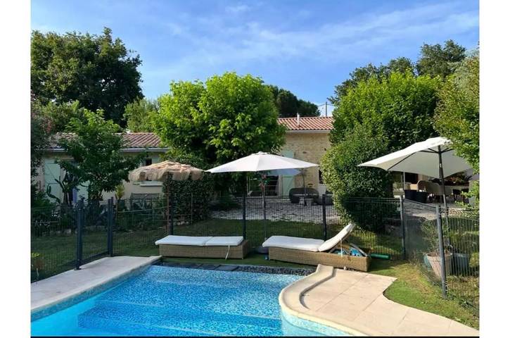 Maison d’hôte pour 3 personnes, avec jardin et piscine