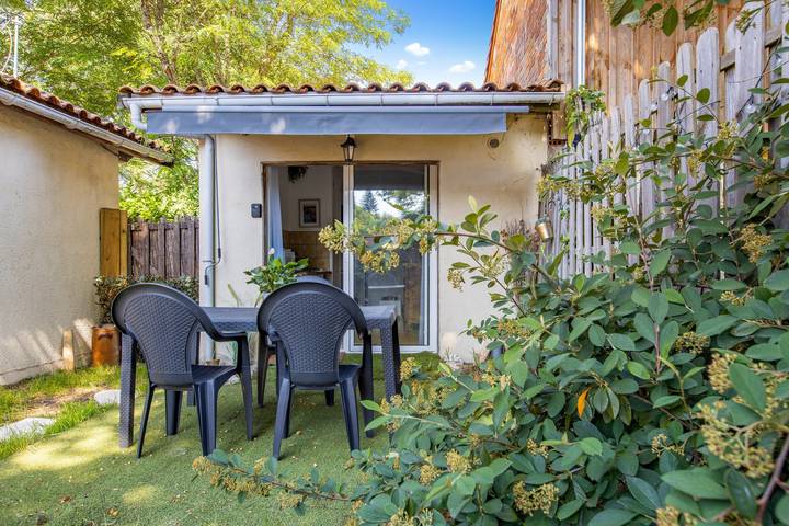 Location de vacances pour 2 personnes, avec Jardin à Hourtin