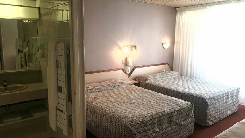 Hôtel pour 5 personnes, avec jardin et terrasse à Vouillé - 4