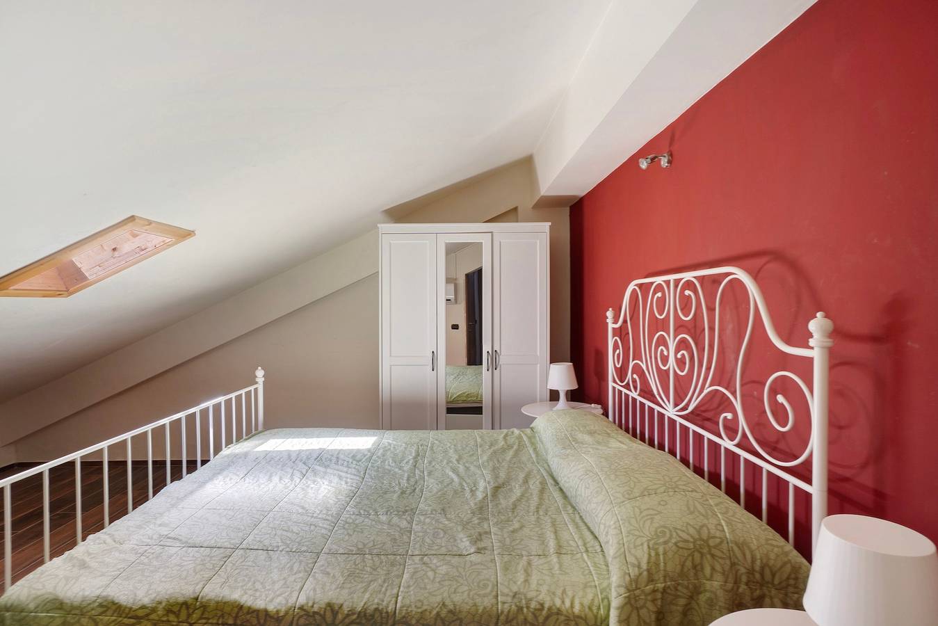 Maison de vacances "Casa Vacanza il Noce" avec piscine intérieure, 4 balcons et Wi-Fi in Santa Lucia di Serino, Province d'Avellino