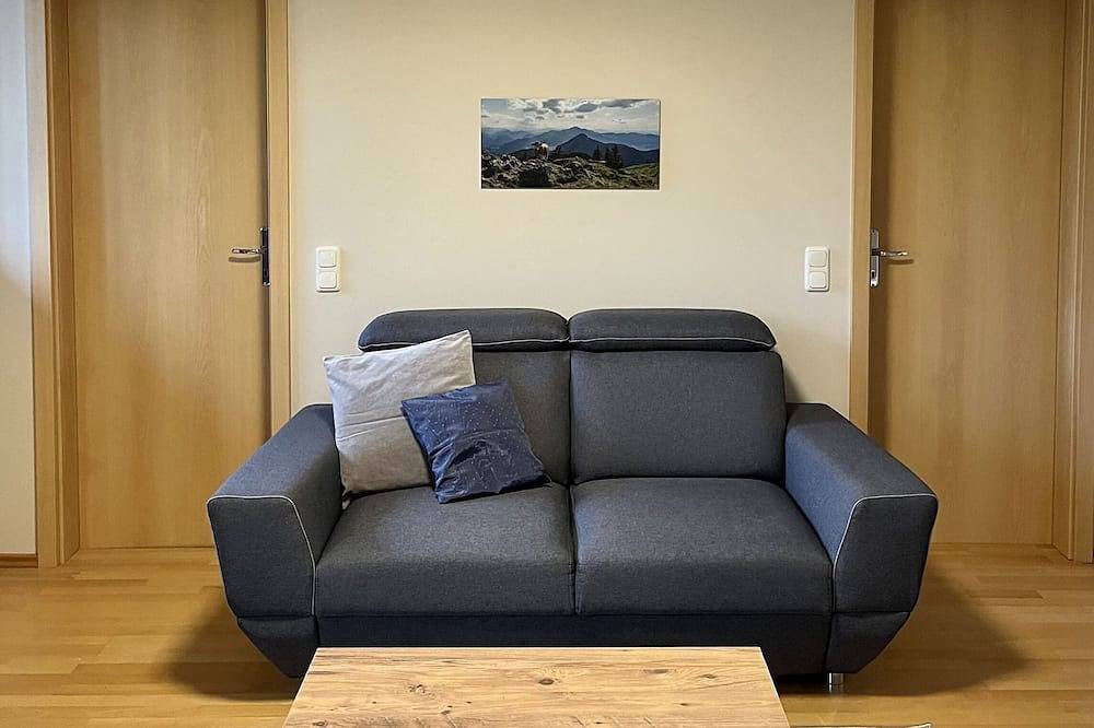 Appartement entier, Apartment in the immediate vicinity of the lake with Swiss stone pine bed, newly renovated and balcony in Bad Wiessee, Alpes bavaroises