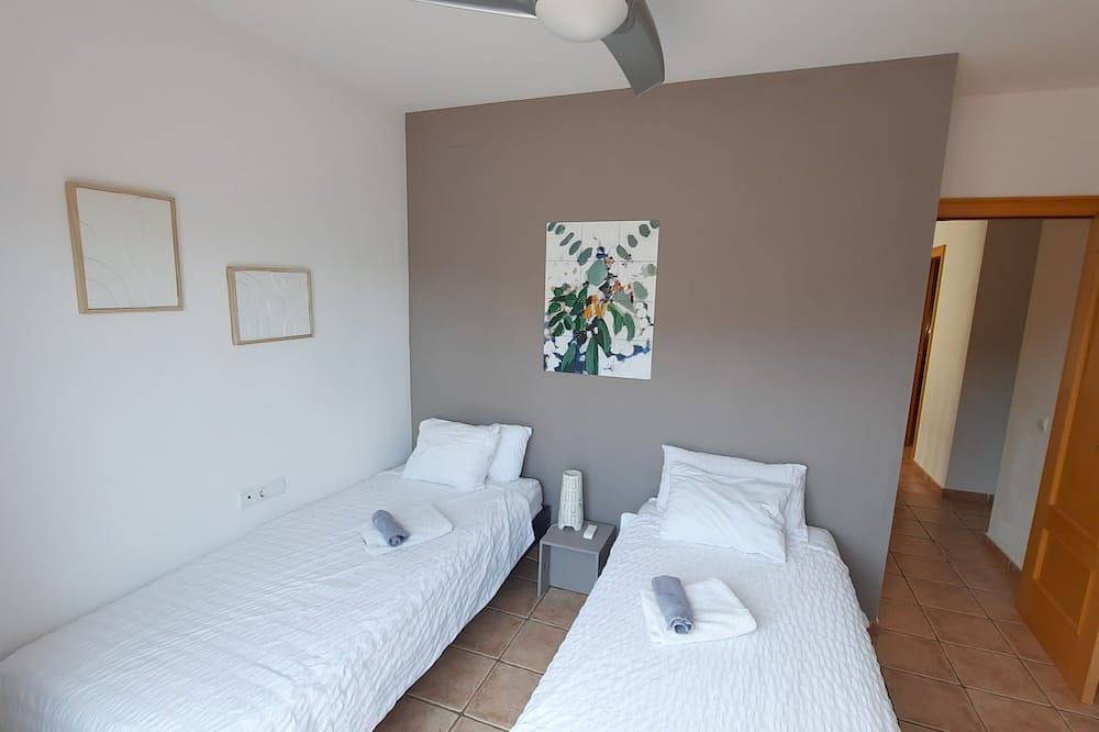 Geräumige Villa mit großem Pool in der Nähe von Sitges und Barcelona in Vora-Sitges, Canyelles (Barcelona)